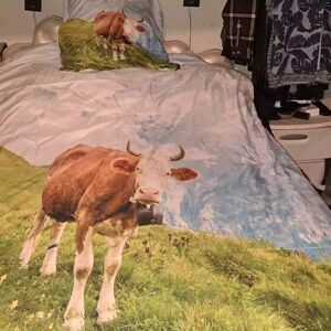 NWOT- ADORABLE Twin Size Countryside Cow Duvet and XL Pillow Cover